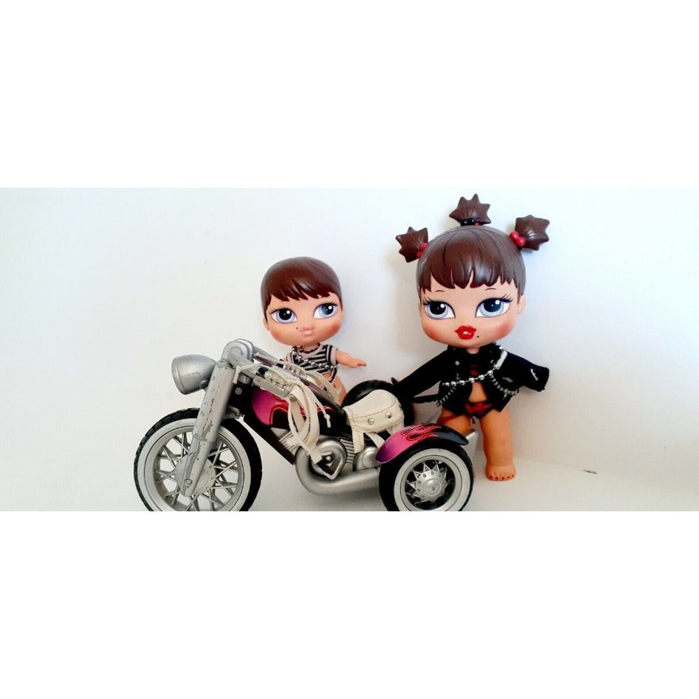 Bratz Babyz Twins Roxxi & Phoebe with Motorcycle 2004
